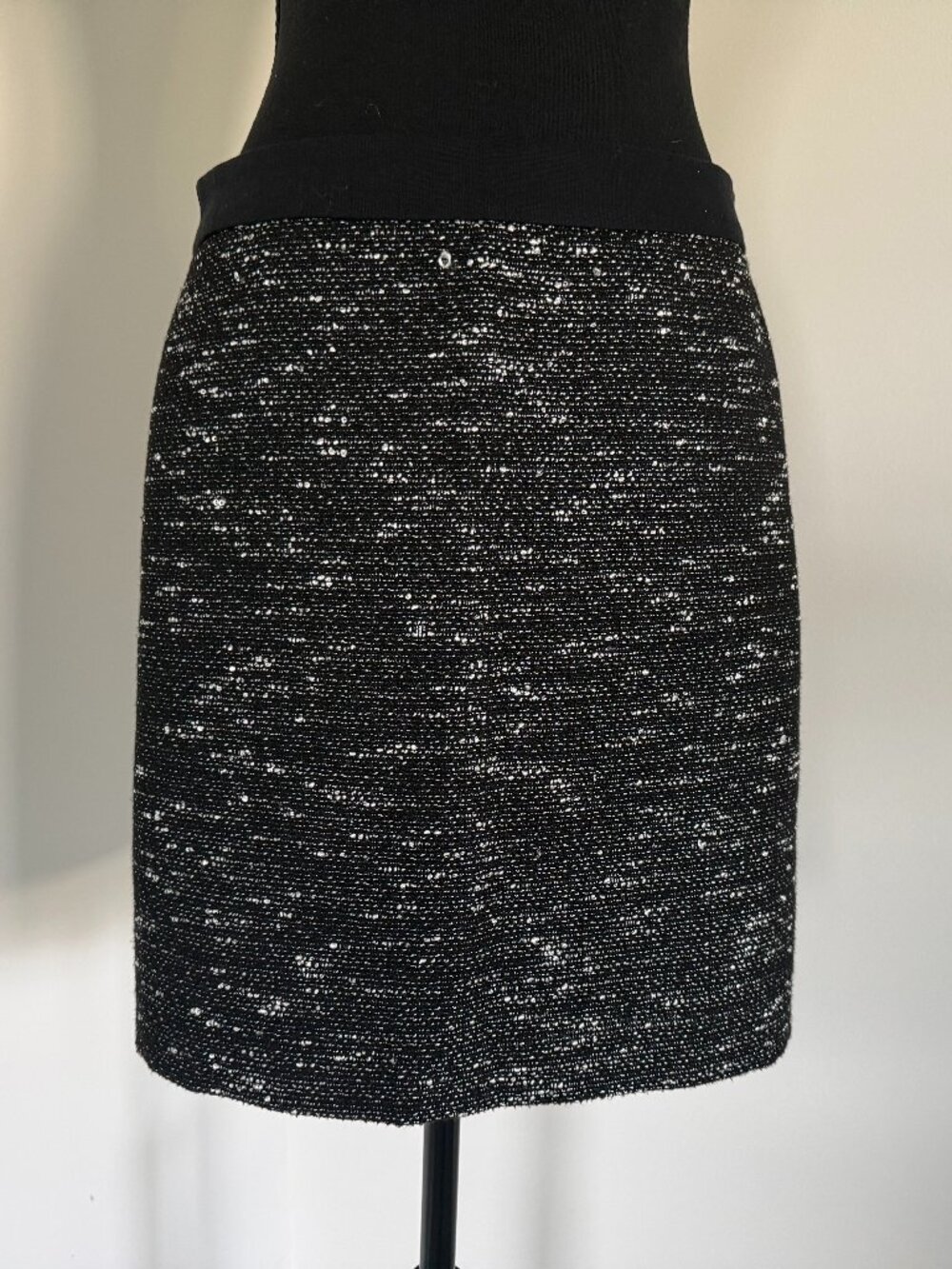 Banana Republic Black Metallic Tweed Mini Skirt Size 4